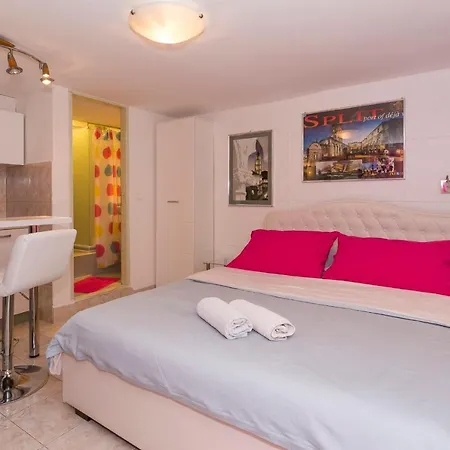 Modern And Practical In The Heart Of Apartmán Split