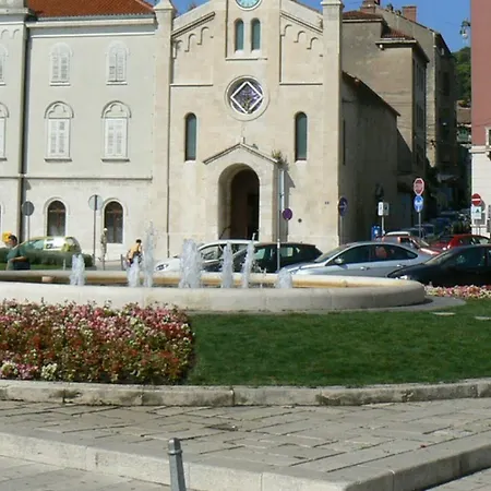 Modern And Practical In The Heart Of * Split